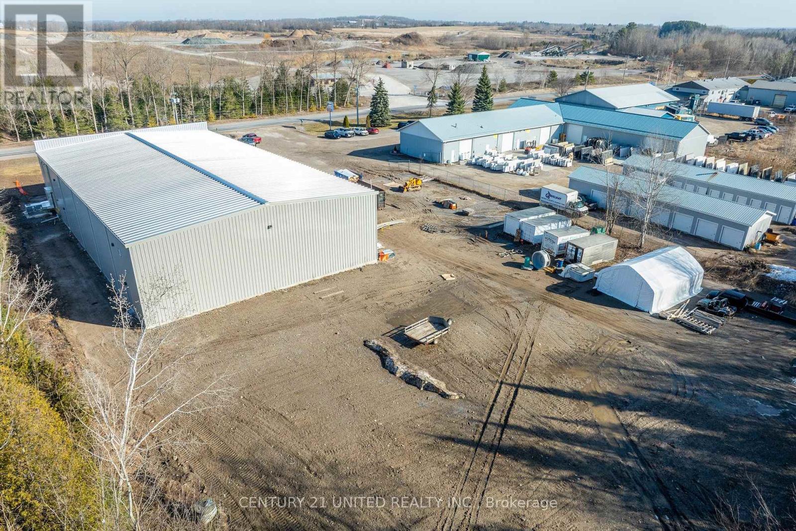 1565 8th Line Property Photo 5