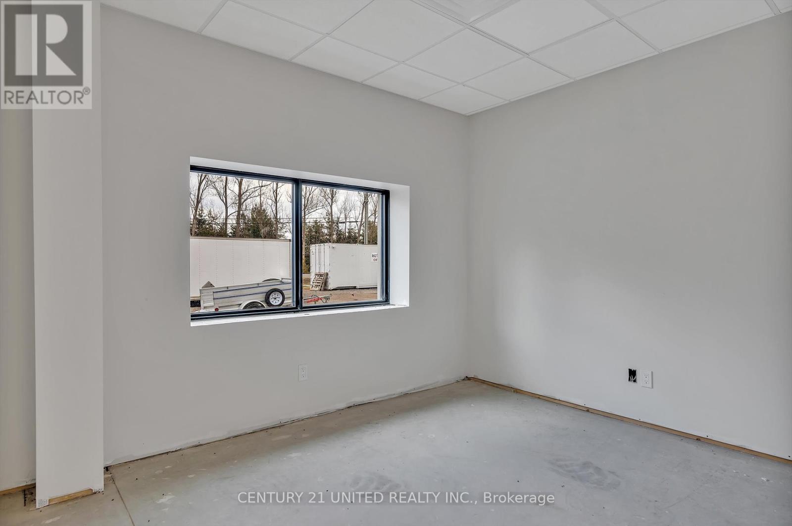 1565 8th Line Property Photo 22