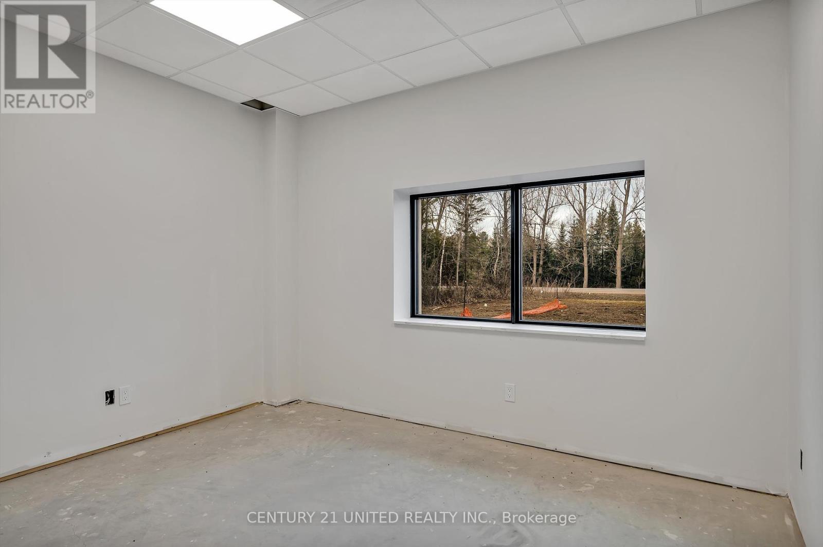 1565 8th Line Property Photo 23