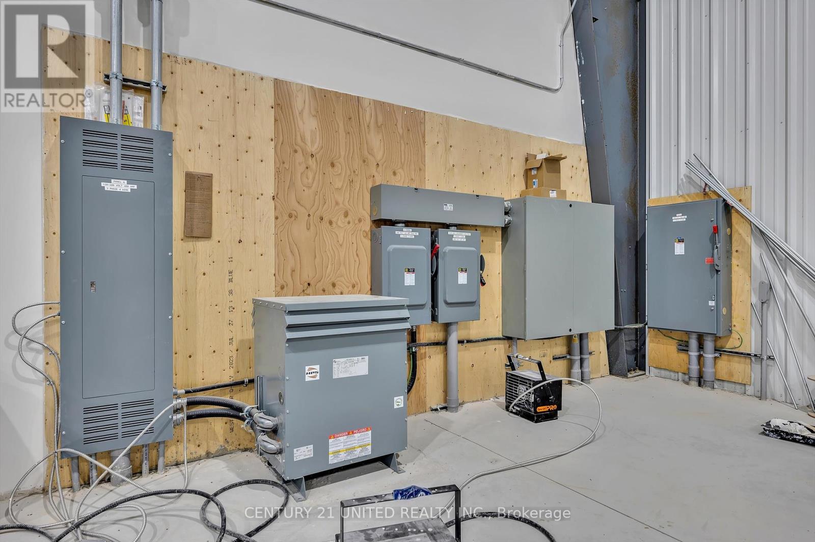 1565 8th Line Property Photo 28