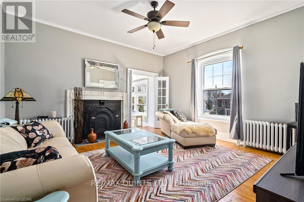 156 Bridge Street E Property Photo 6