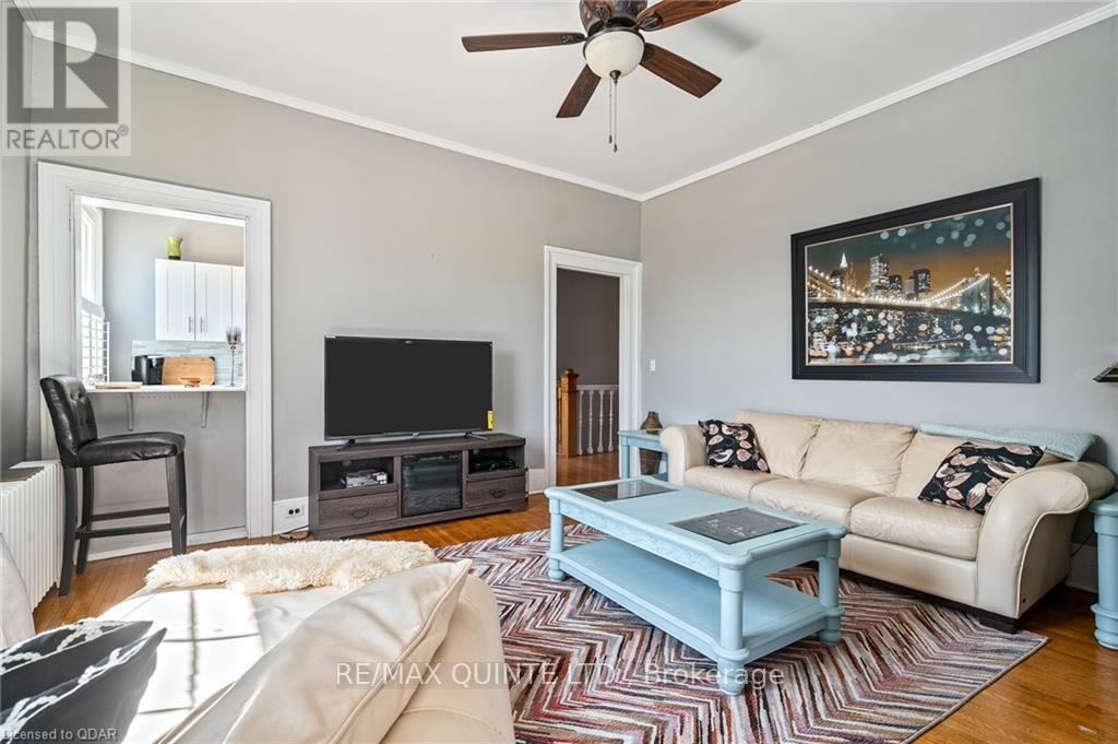 156 Bridge Street E Property Photo 7