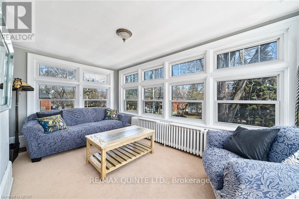 156 Bridge Street E Property Photo 8