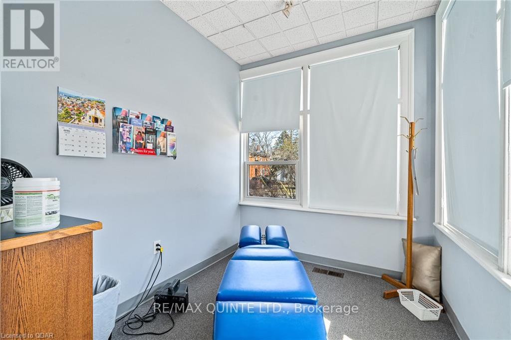 156 Bridge Street E Property Photo 13