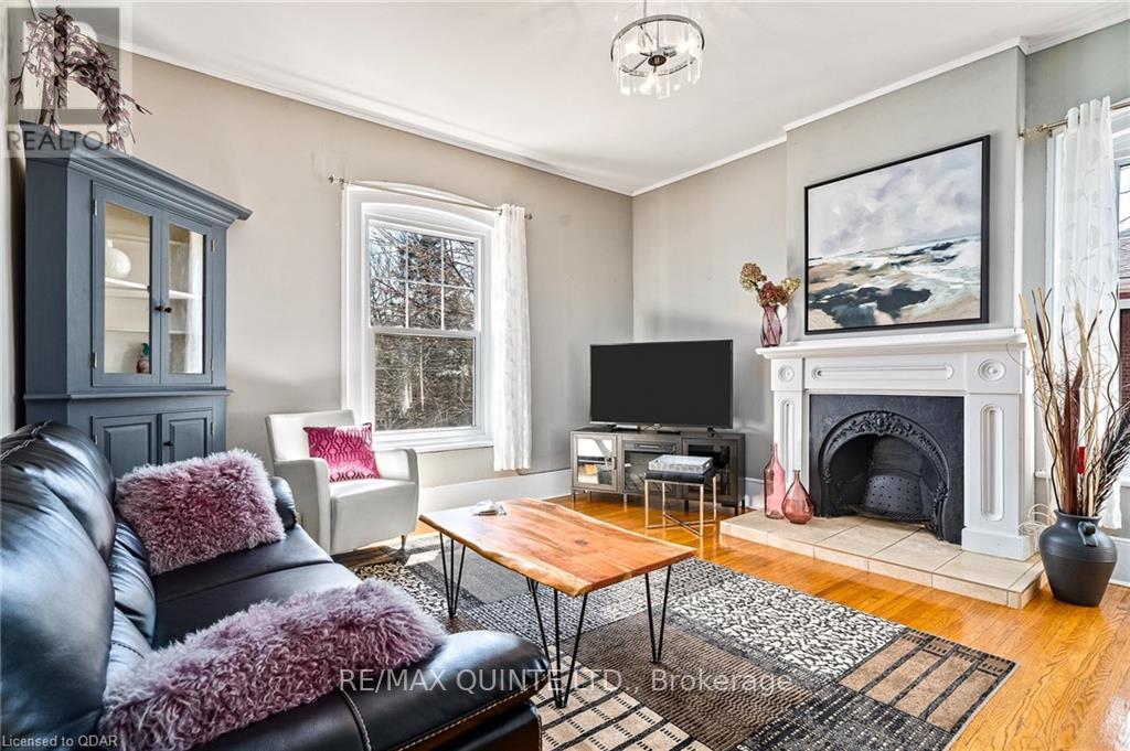 156 Bridge Street E Property Photo 18