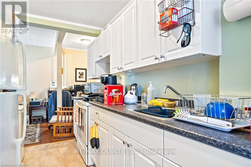 156 Bridge Street E Property Photo 19