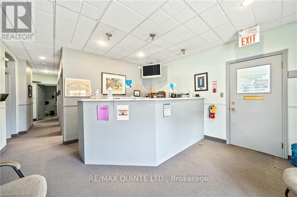 156 Bridge Street E Property Photo 27