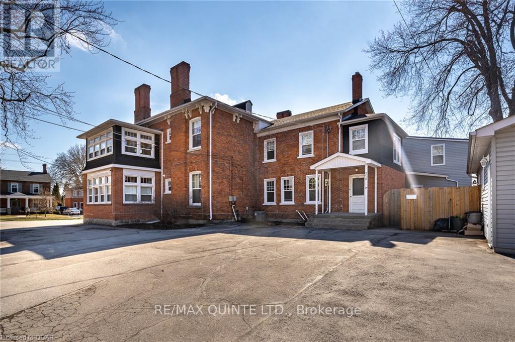 156 Bridge Street E Property Photo 33