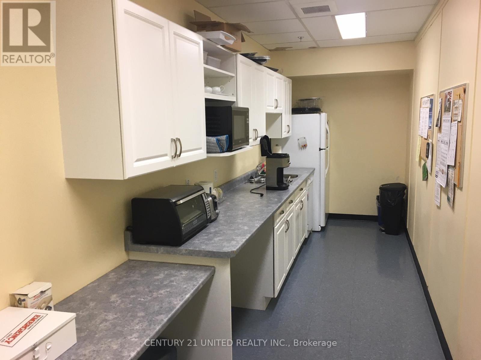 2 - 730 The Kingsway Property Photo 10