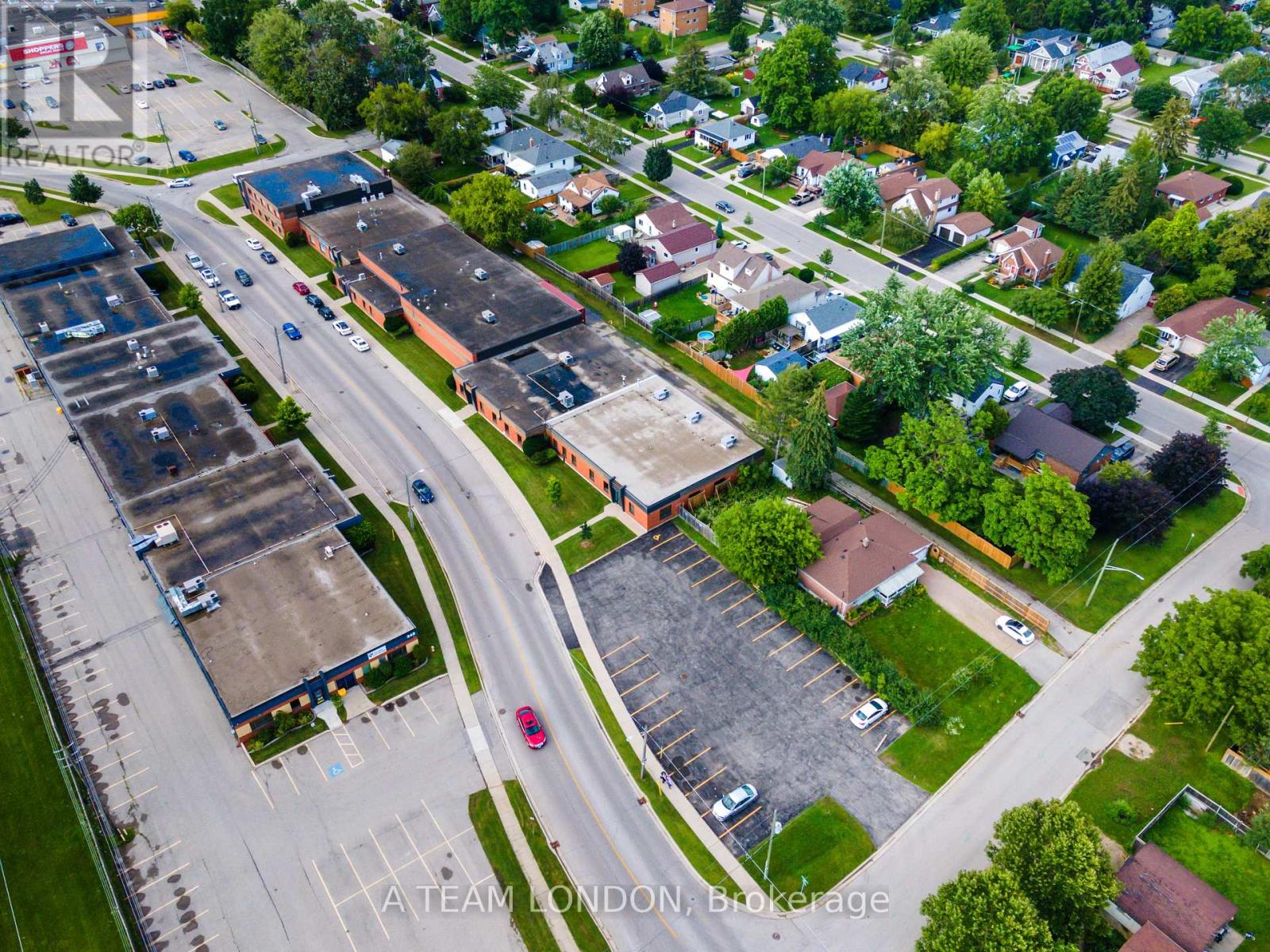 340 Saskatoon Street Property Photo 6