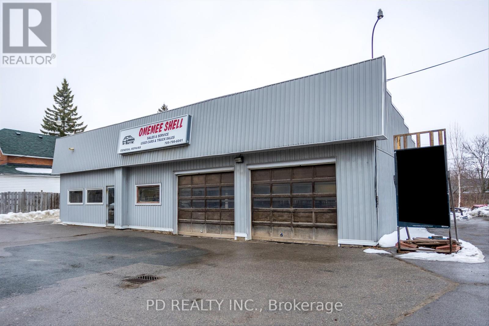 73 King Street E Property Photo 2