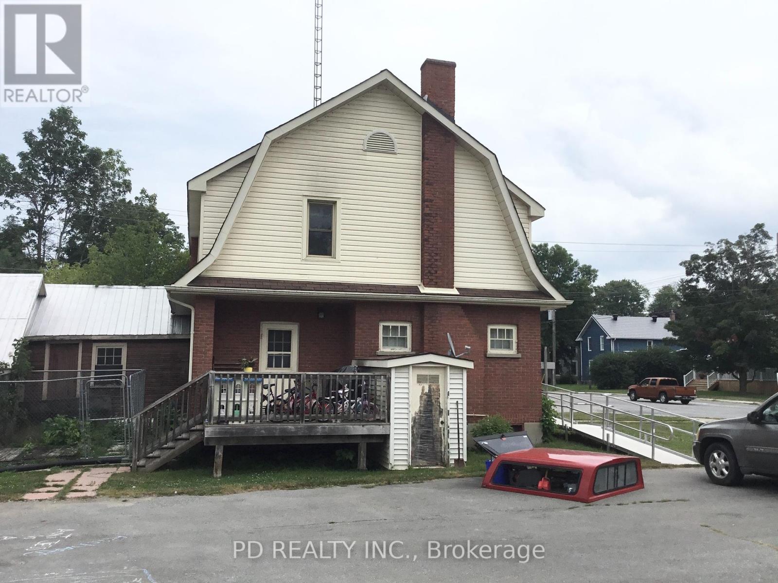 79 King Street E Property Photo 10