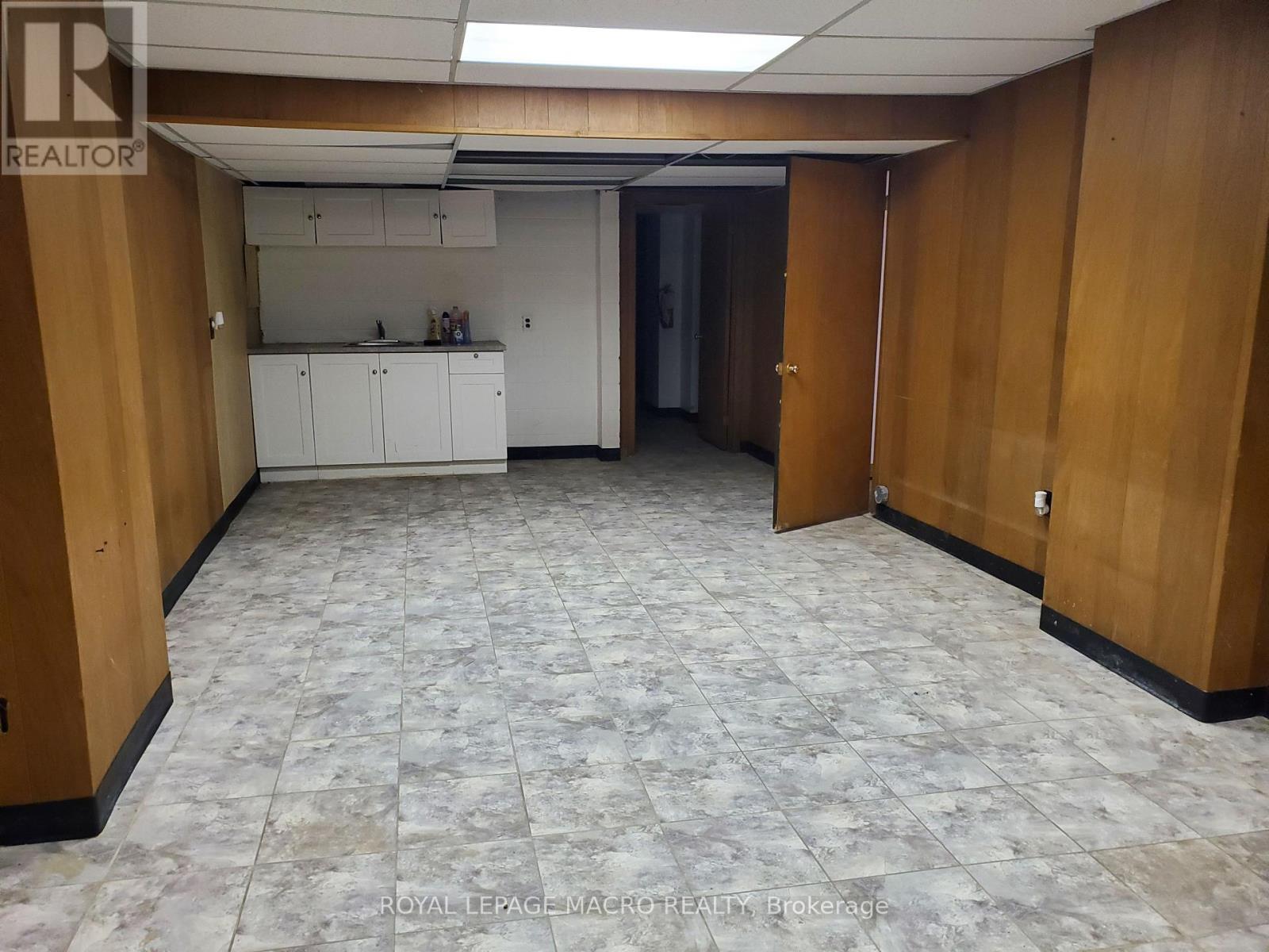 Lower - 4365 Queen Street Property Photo 10