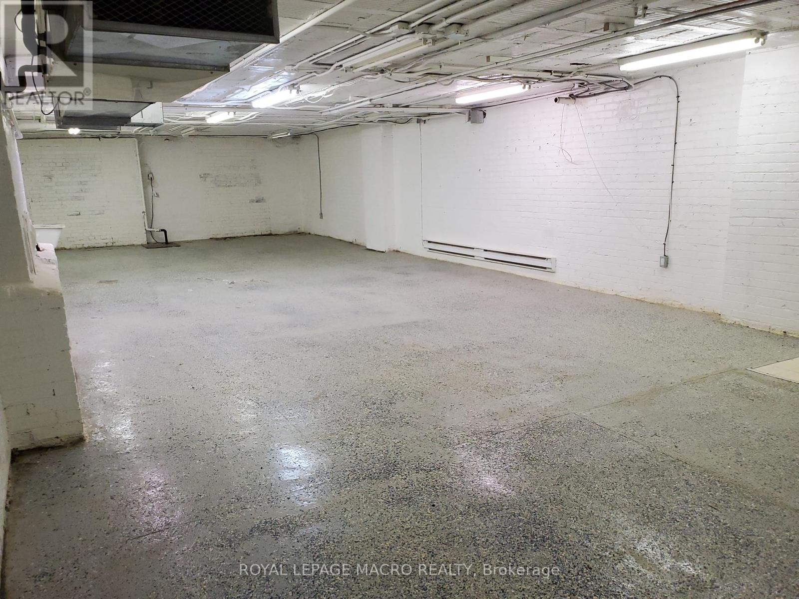 Lower - 4365 Queen Street Property Photo 15