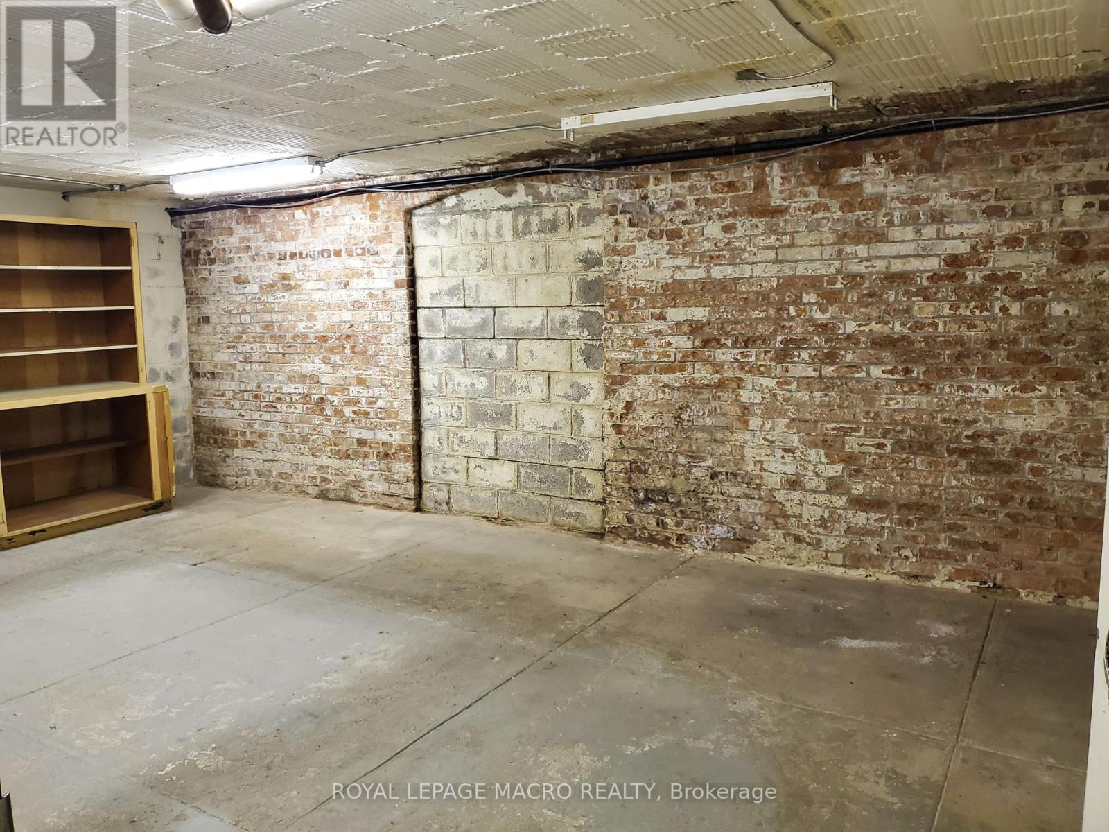 Lower - 4365 Queen Street Property Photo 18