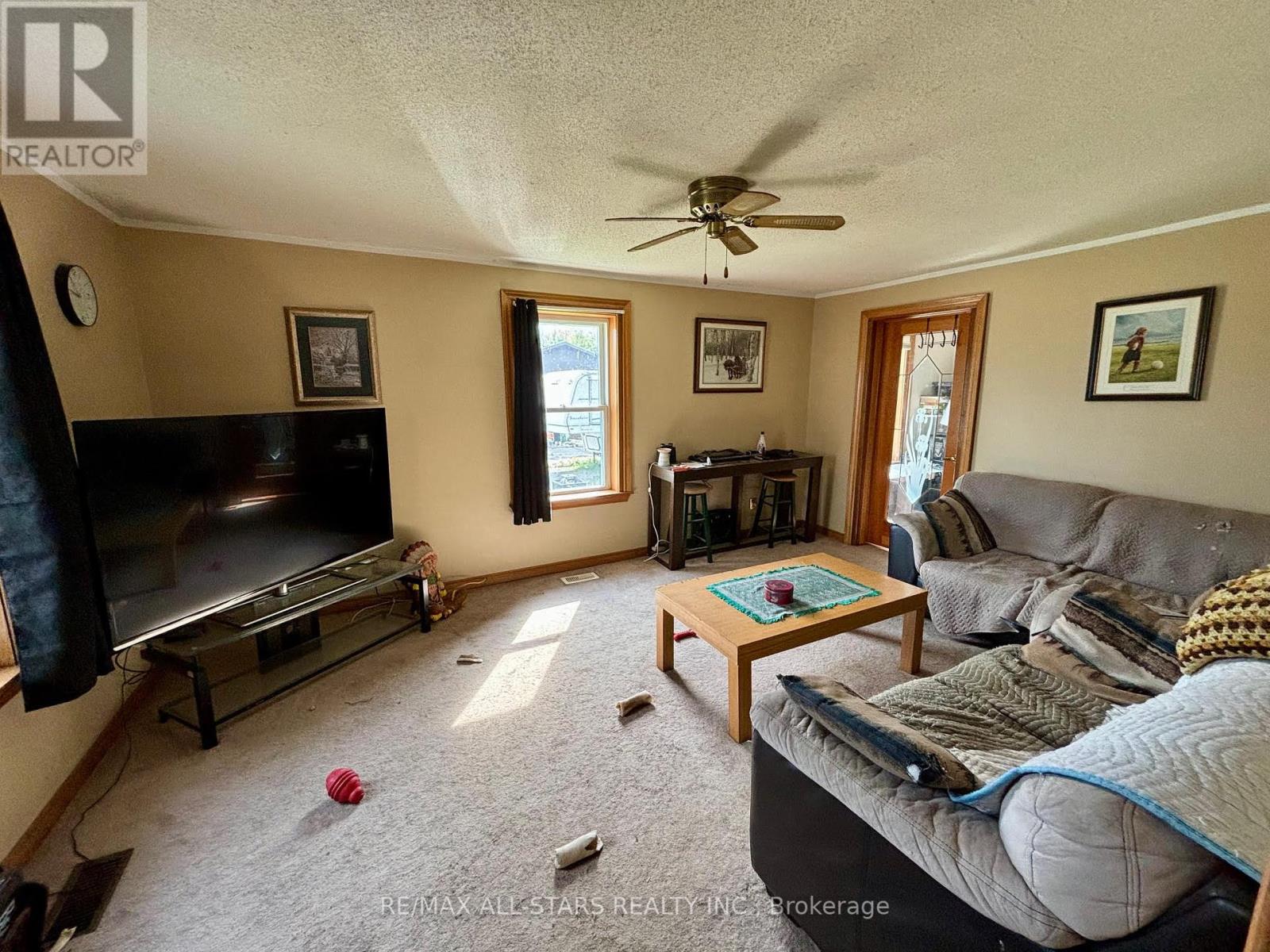894 Highway 7 Property Photo 4