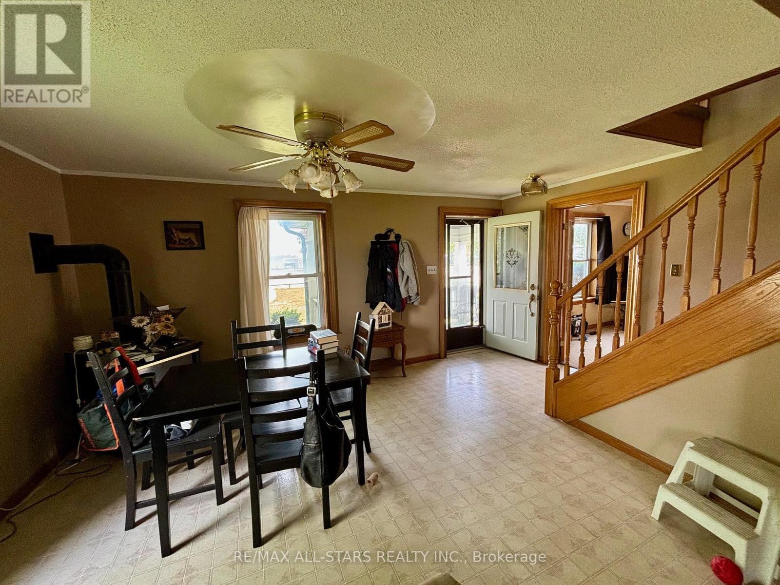 894 Highway 7 Property Photo 8