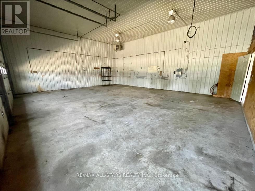 894 Highway 7 Property Photo 14