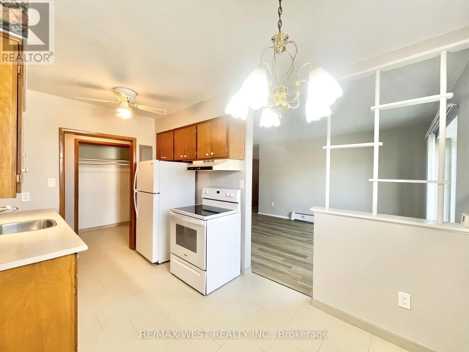 770 Hughson Street Property Photo 16