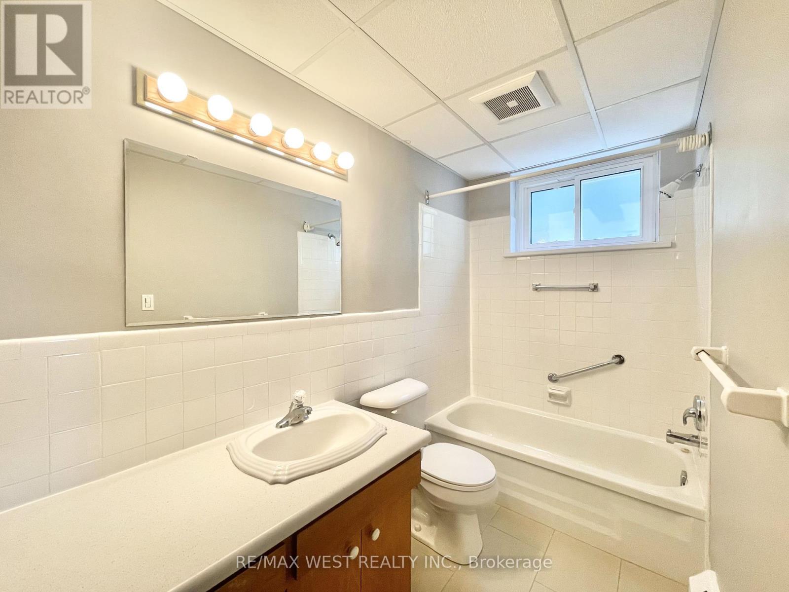 770 Hughson Street Property Photo 22
