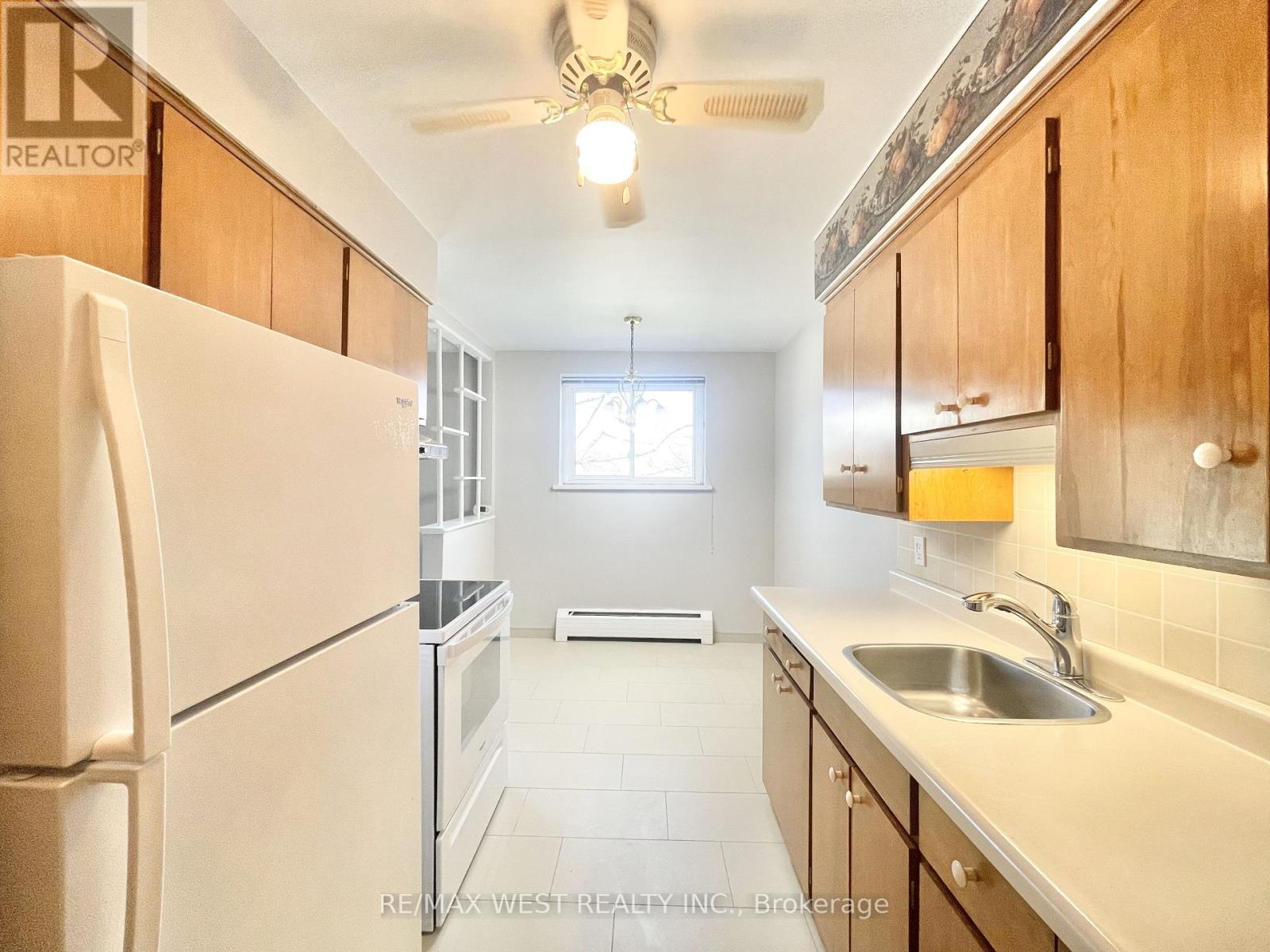 770 Hughson Street Property Photo 26