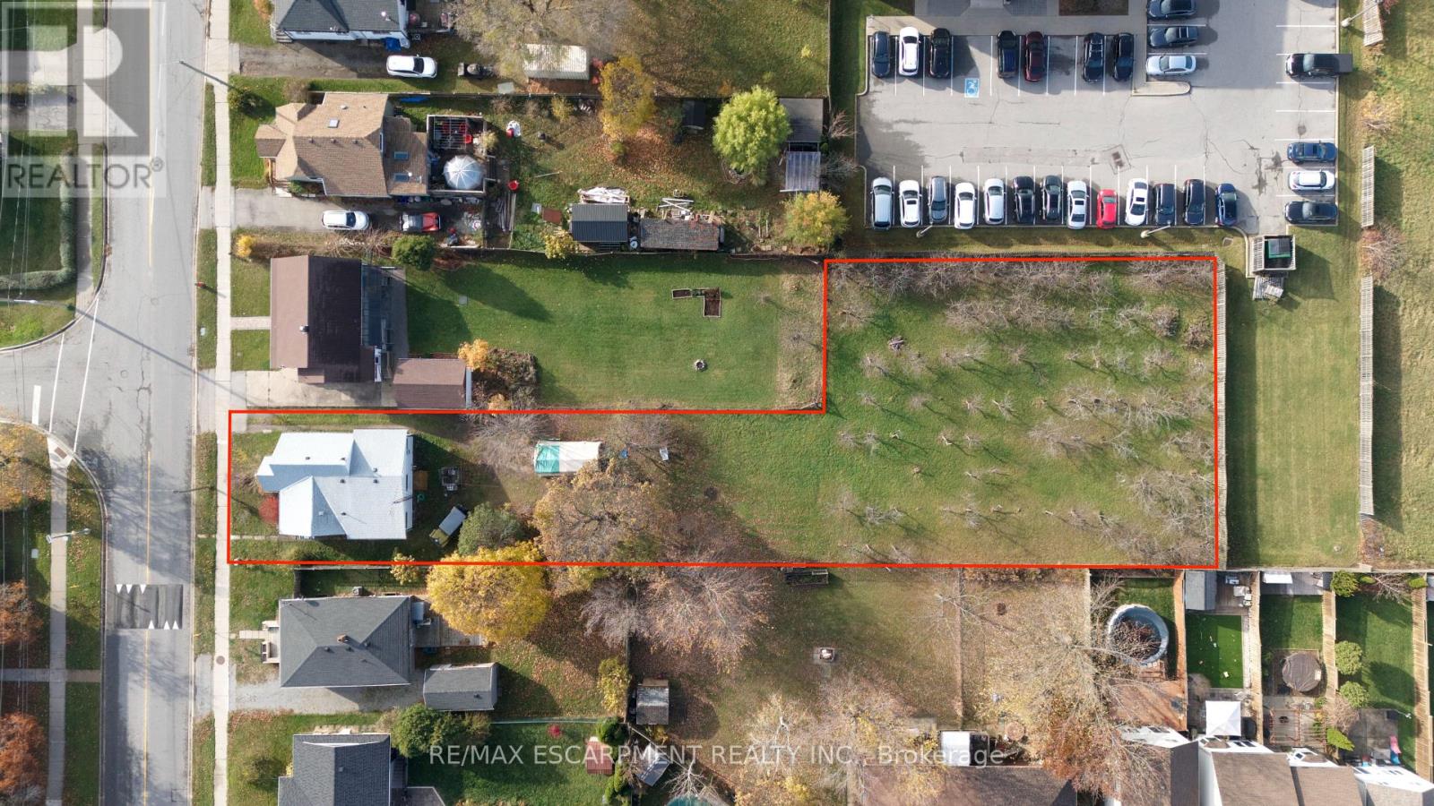 4977 John Street Property Photo 5