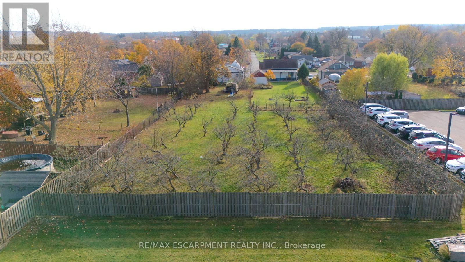 4977 John Street Property Photo 8