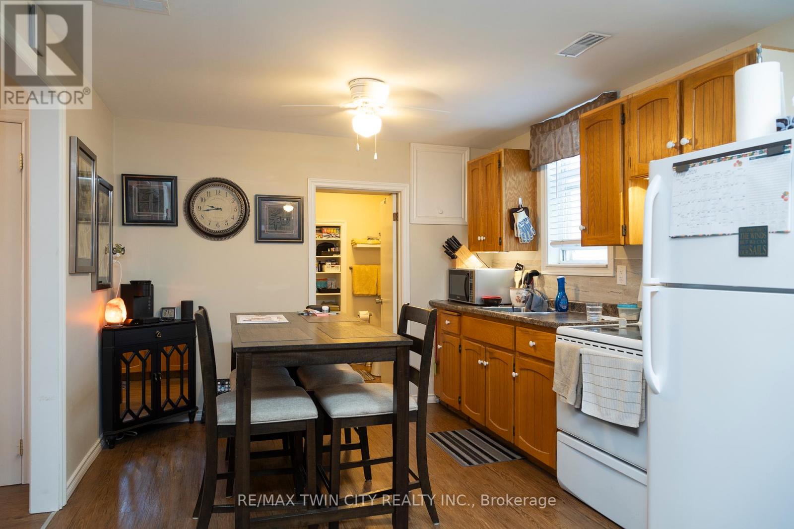 122 King Street Property Photo 5