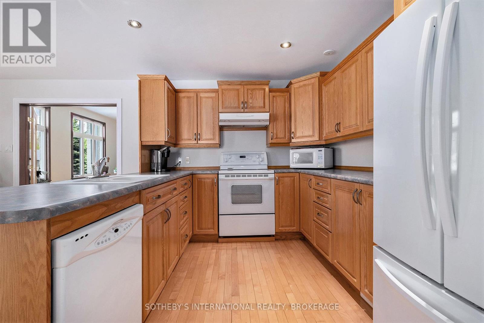 389 Albert Street Property Photo 25