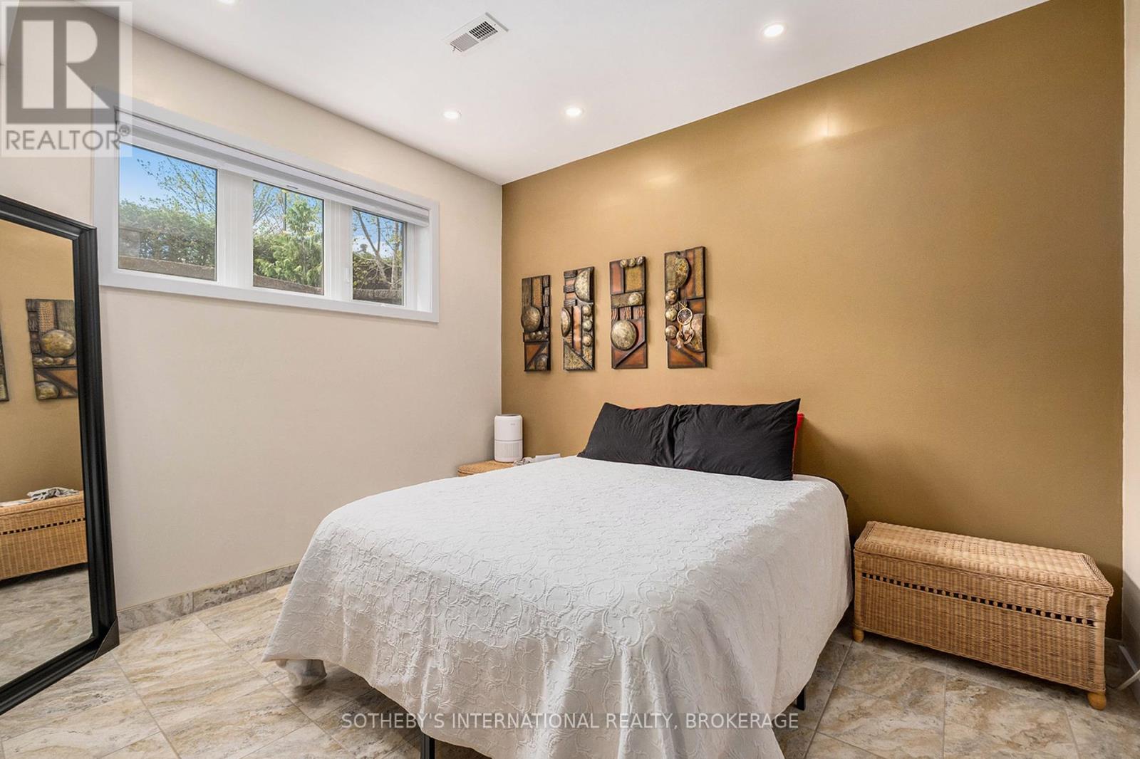389 Albert Street Property Photo 32