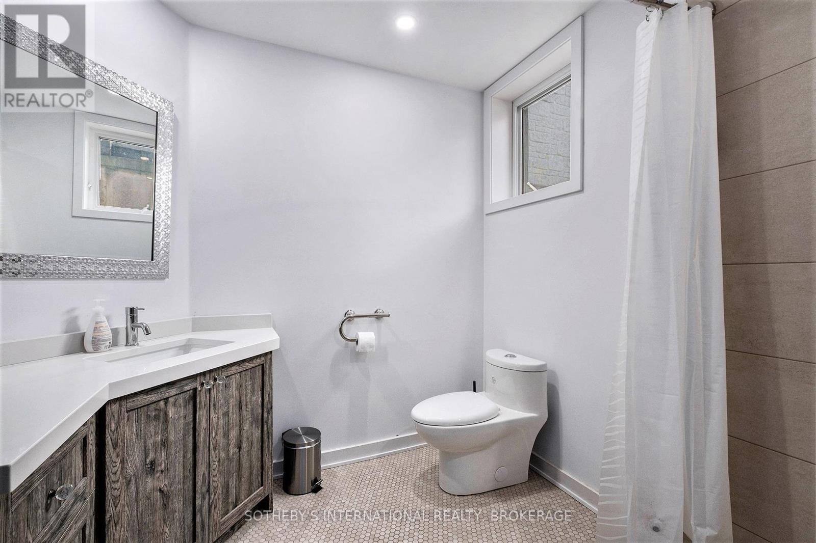 389 Albert Street Property Photo 35