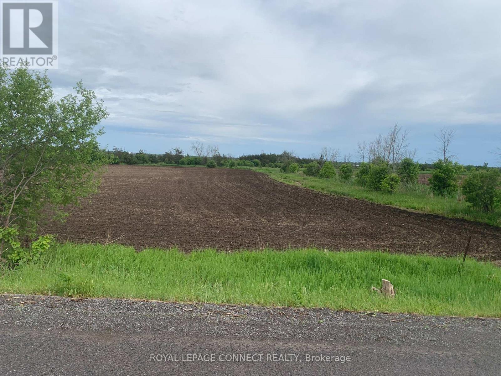 208 Drive In Road Property Photo 3