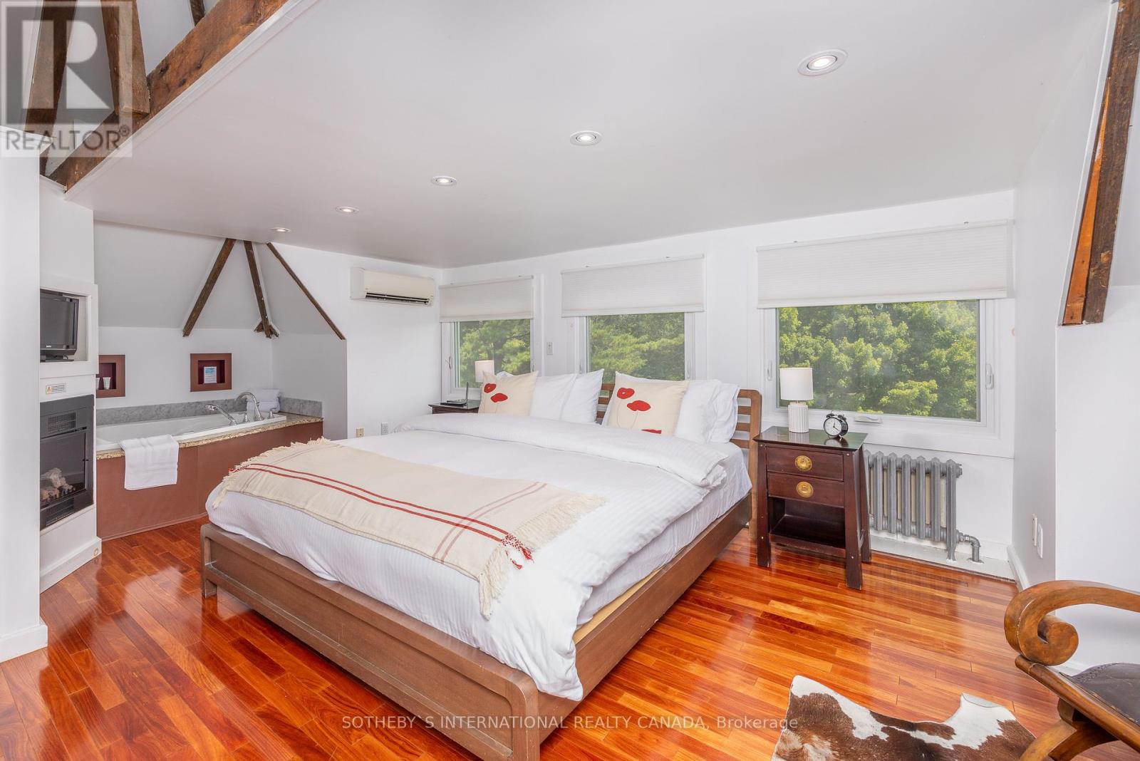 8 Starr Place Property Photo 6
