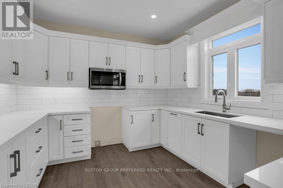 252 Leitch Street Property Photo 12