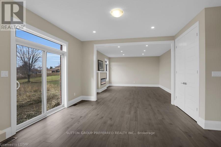 252 Leitch Street Property Photo 14