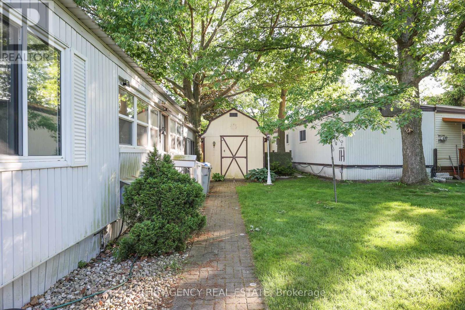 4 - 9839 Lakeshore Road Property Photo 6