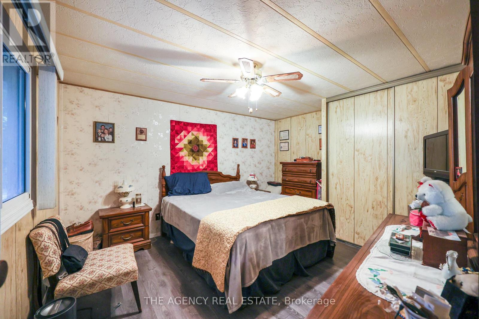 4 - 9839 Lakeshore Road Property Photo 7