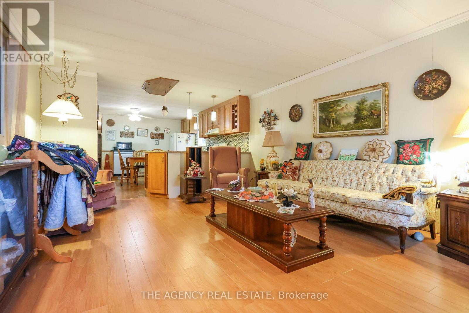 4 - 9839 Lakeshore Road Property Photo 13
