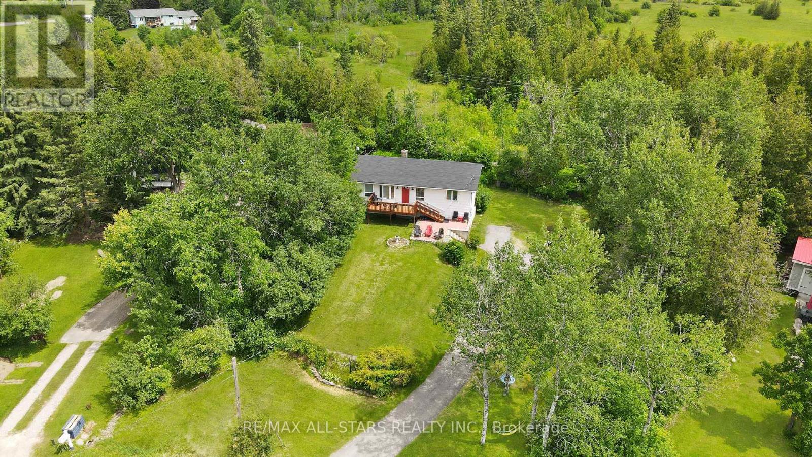 43 Sturgeon Glen Road Property Photo 3