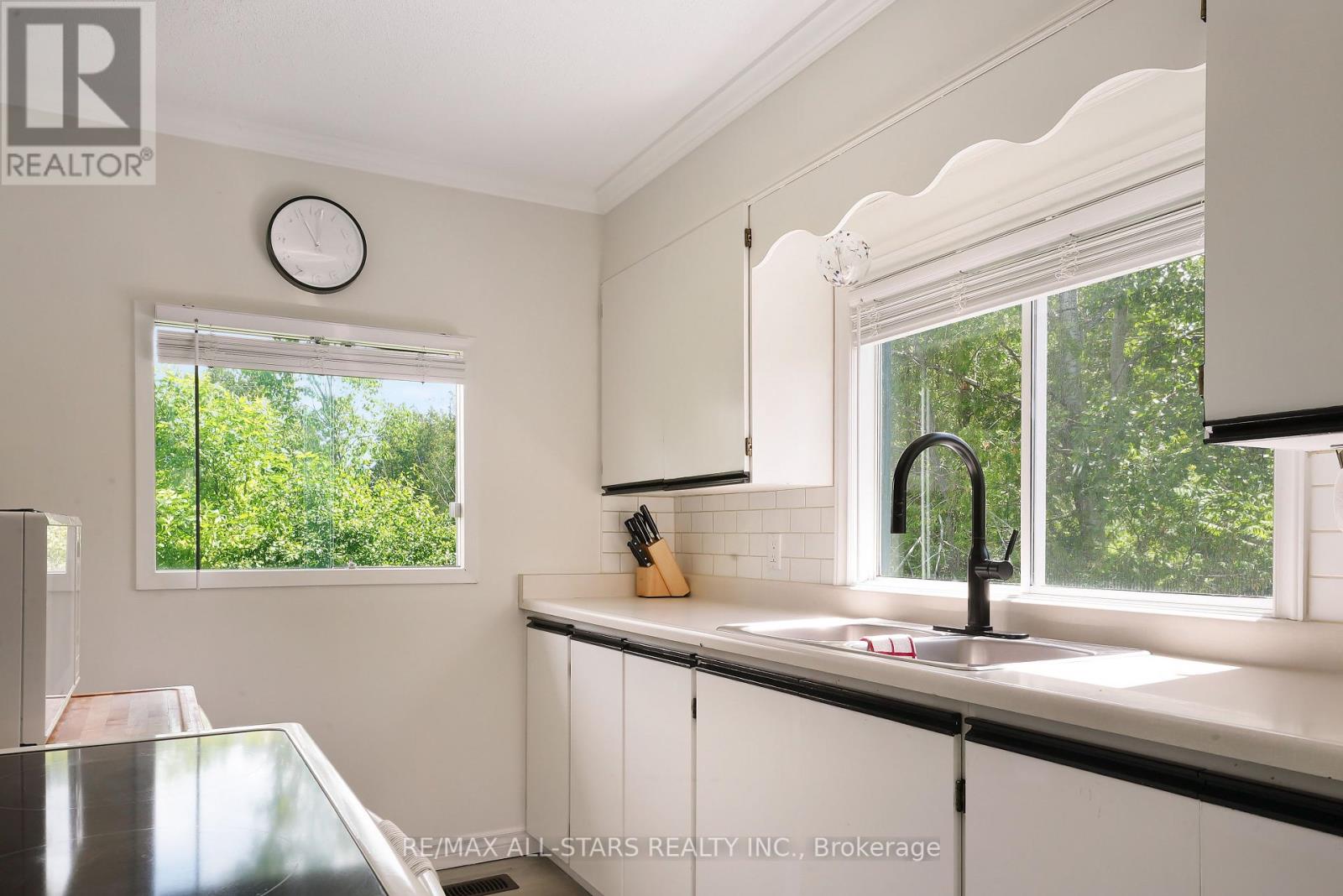 43 Sturgeon Glen Road Property Photo 8