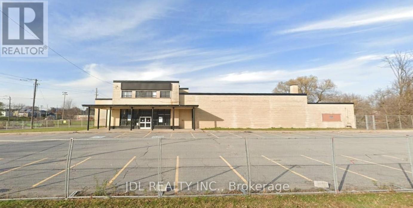 121 Cataraqui Street Property Photo 1