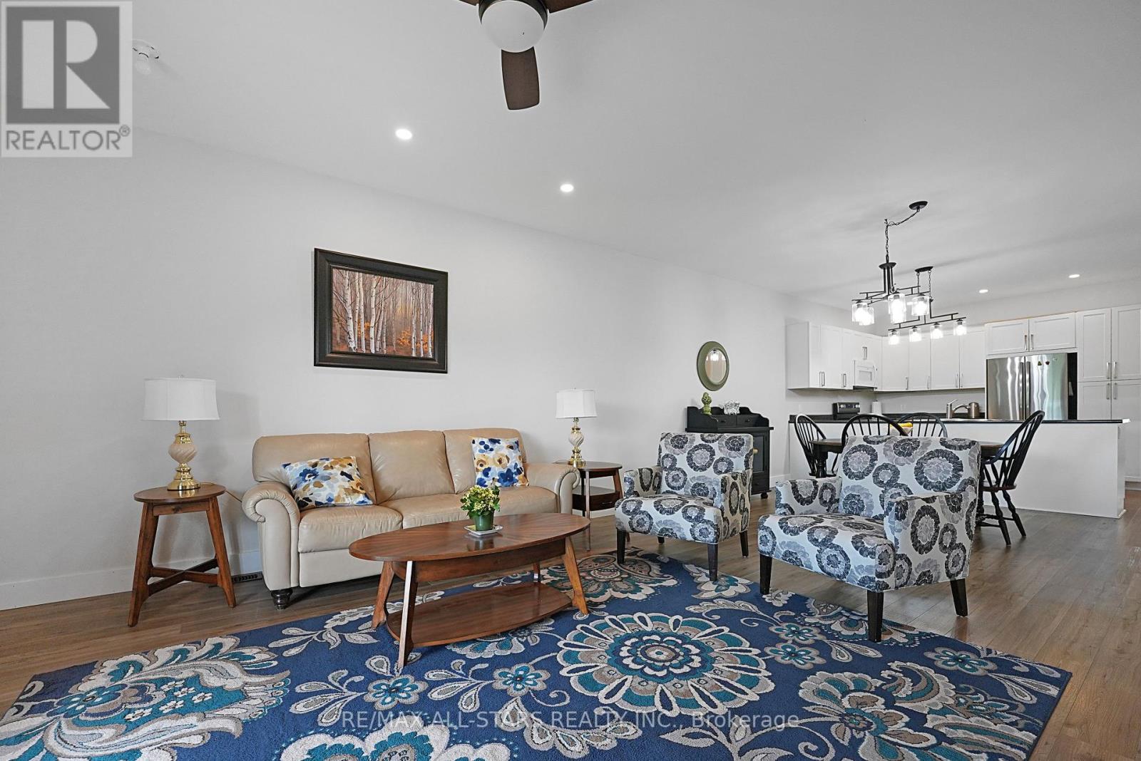 98 Bond Street E Property Photo 9