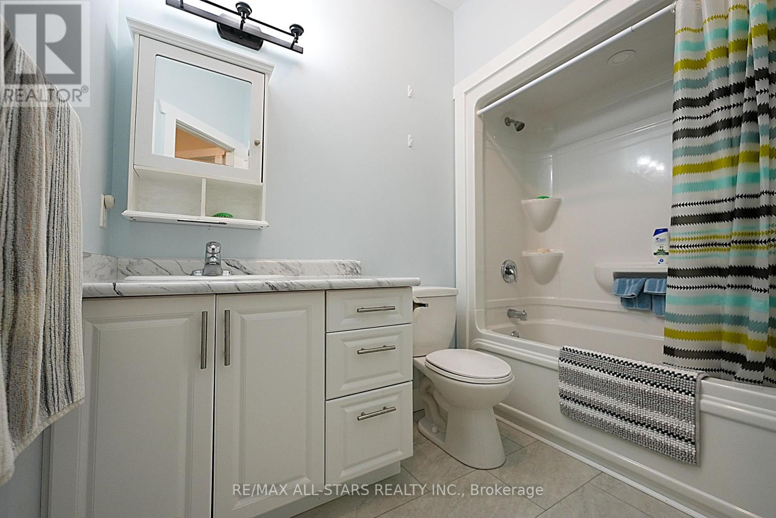 98 Bond Street E Property Photo 16