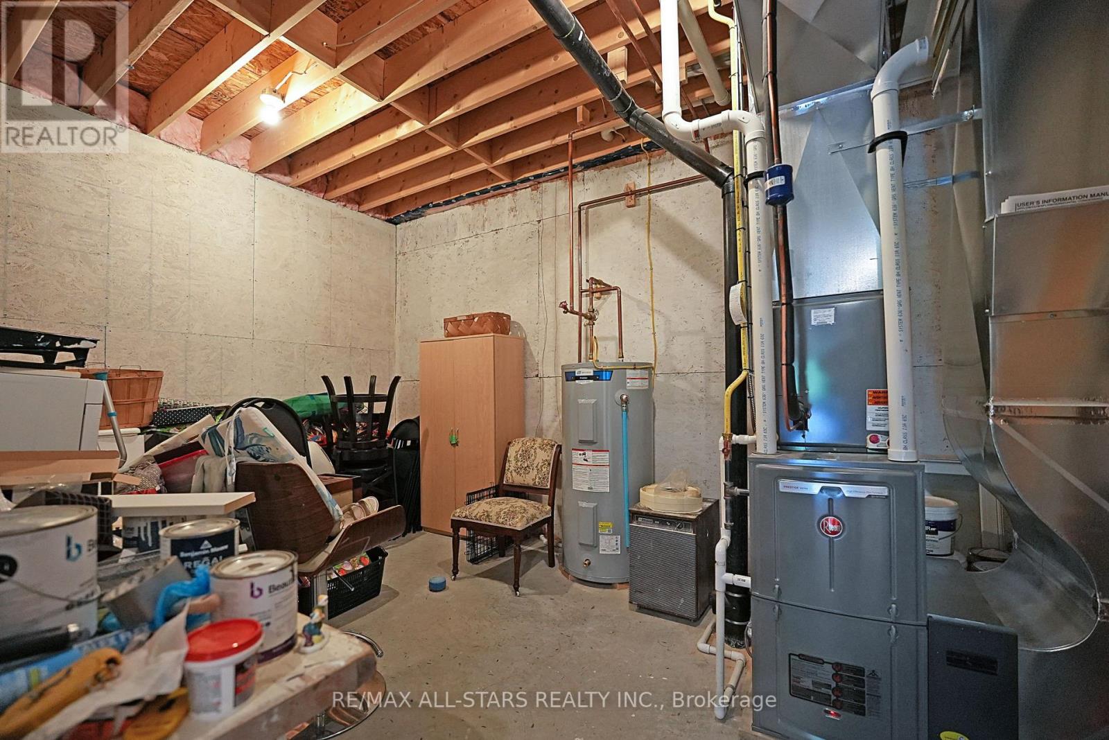 98 Bond Street E Property Photo 32