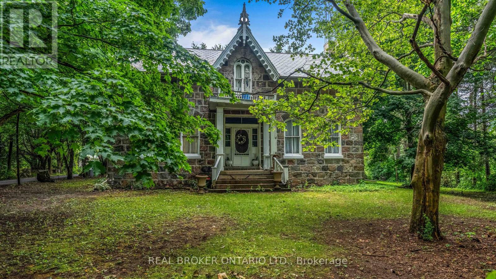 61 King Street N Property Photo 1