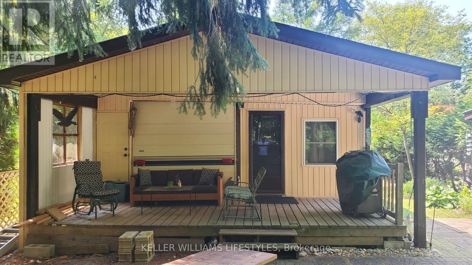 425 - 76735 Wildwood Line Property Photo 9