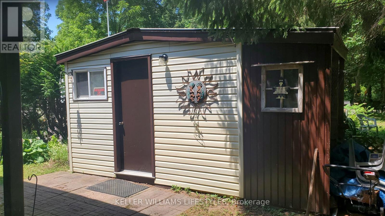 425 - 76735 Wildwood Line Property Photo 10