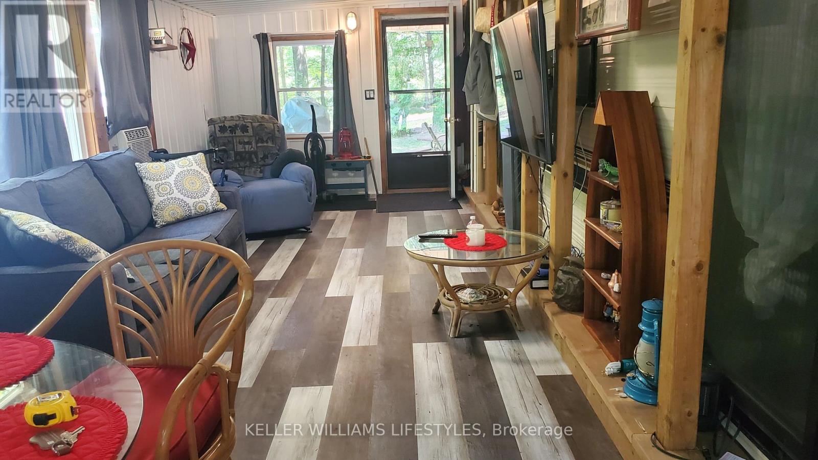 425 - 76735 Wildwood Line Property Photo 11