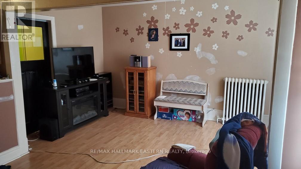 33 Colborne Street Property Photo 7