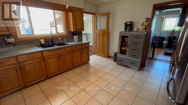 295 Road 2 W Property Photo 7